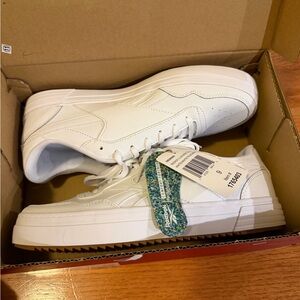 Reebok Club MEMT Bold Sneakers - White